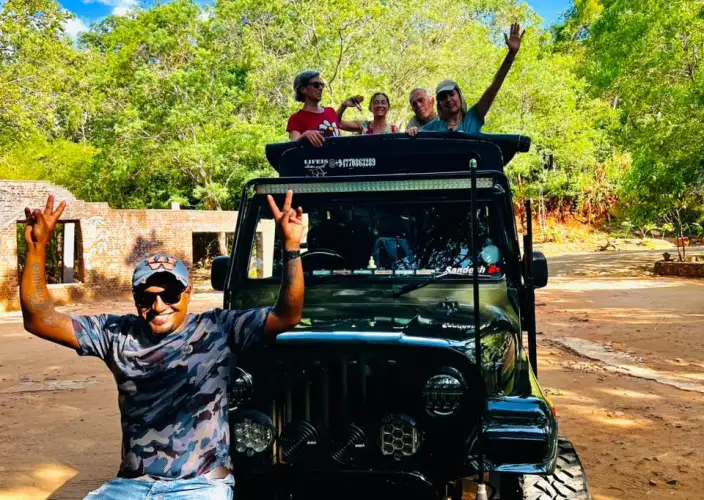 Esplora la Mitica Ceylon - Polonnaruwa - Safari a Minneriya - Foto del giorno