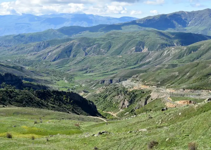In het hart van de Armeense bergen en meren - Het « Kleine Armeense Zwitserland » en zijn boskloosters - Foto van de dag