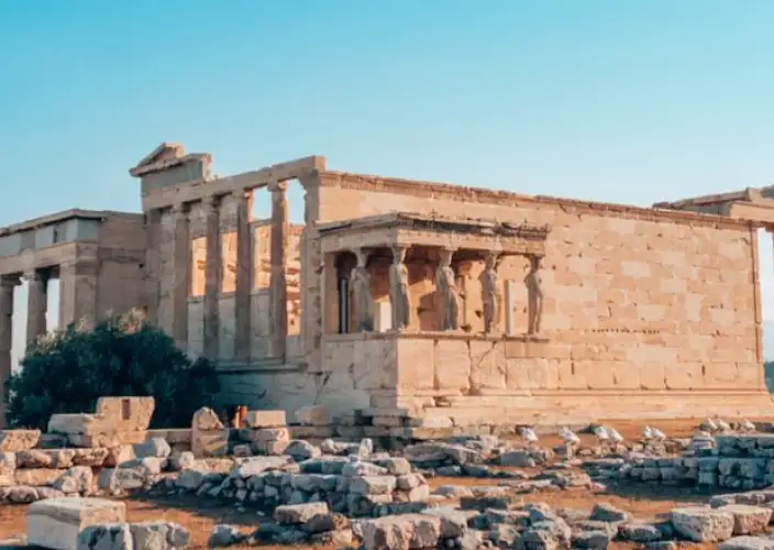 L’Essence de la Grèce : Athènes, Naxos & Santorin - Athènes | Histoire emblématique & Vie locale - Photo du jour