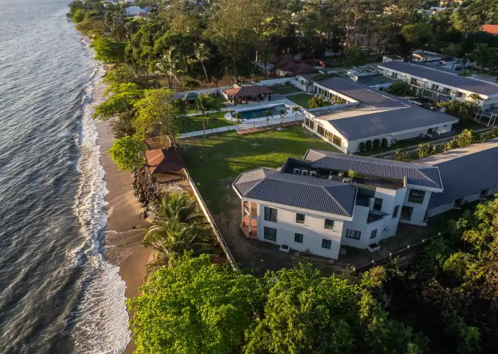 Experiência com Gorilas das Terras Baixas em África: Último Éden "GABÃO" - Chegada a Libreville - Foto do dia
