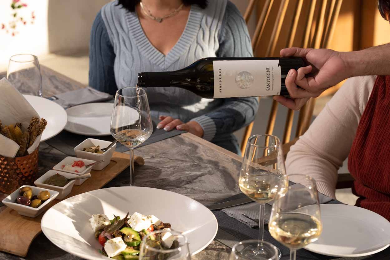 Une histoire d'amour en Grèce : Athènes, Mykonos, Paros & Santorin - Santorini | Vues, Vin & Détente - Photo du jour