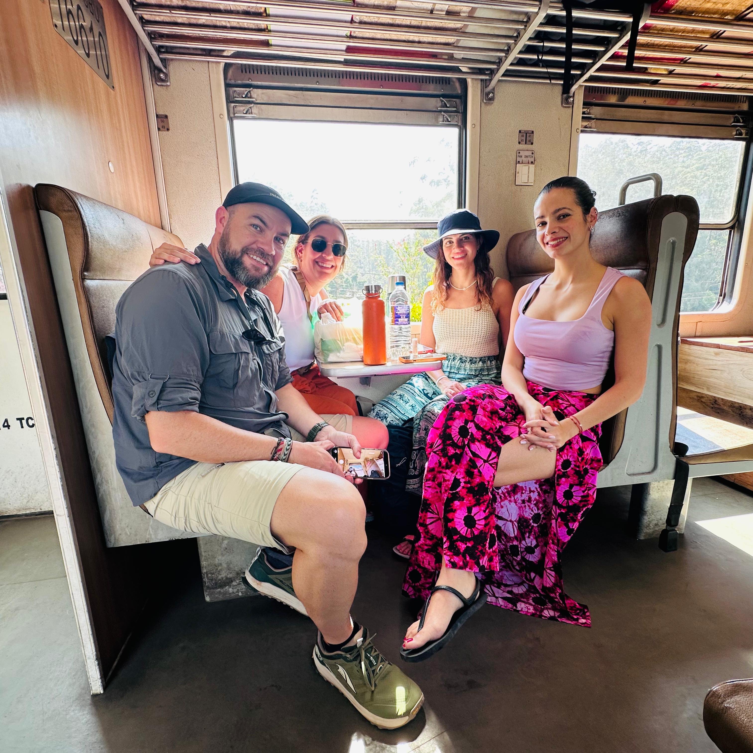 Esplora la Mitica Ceylon - Viaggio in treno nel Paese del tè verso Ella - Foto del giorno