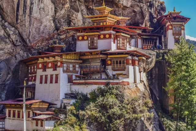Tour culturale del Bhutan occidentale via Nepal