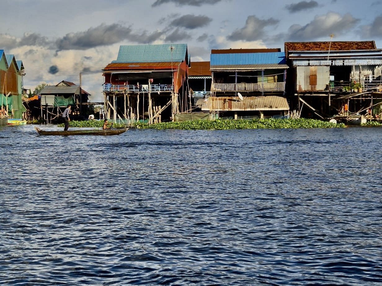The loop around the lake + Kratie (dolphins) + Banteay Chmar - From Battambang to Phnom Penh - Photo of the day
