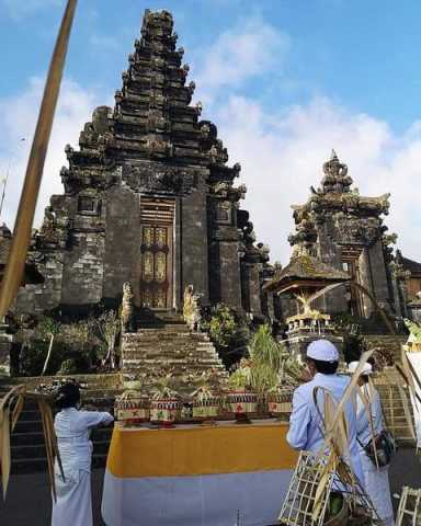 Dorpen, tempels en Balinese natuur