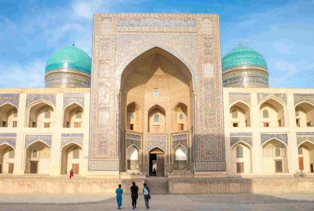 Gourmantour - experimente todos os pratos principais da culinária uzbeque.