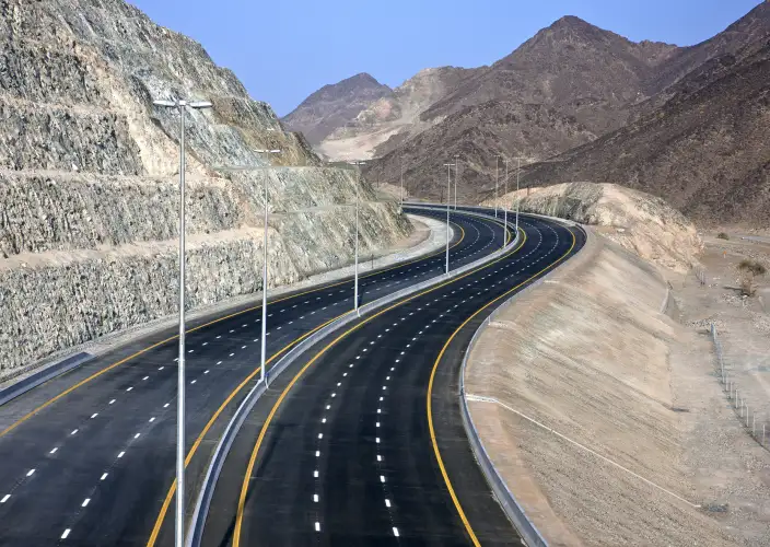 Sparkling Dubai: 8-Day UAE Tour Package - Free day in Dubai or join our optional tour of modern Dubai. - Journée libre à Dubaï ou participez à notre visite optionnelle du Dubaï moderne