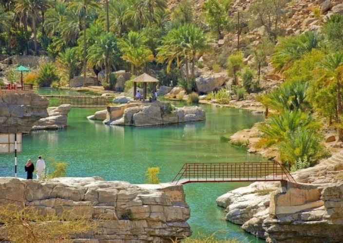 7 giorni di esplorazione dalle dune di sabbia di Wahiba alle dune di zucchero di Khaluf in Oman - Esplora la splendida valle di Wadi Bani Khalid - Foto del giorno