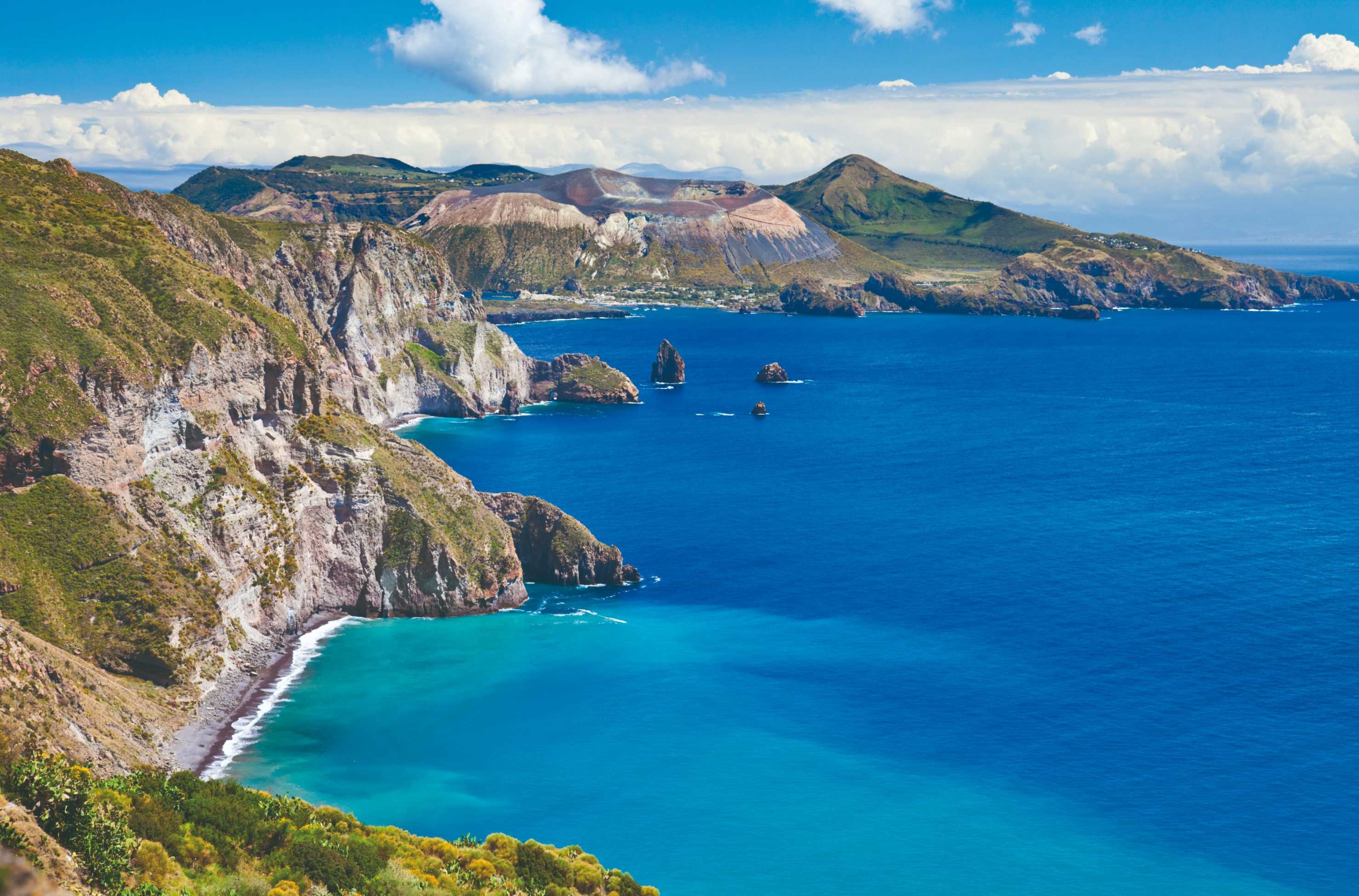 Grote tour en windturbines - Vulkaan Lipari - Volcan Lipari