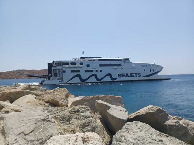 Tra vulcano e natura : Santorini & Naxos altrimenti