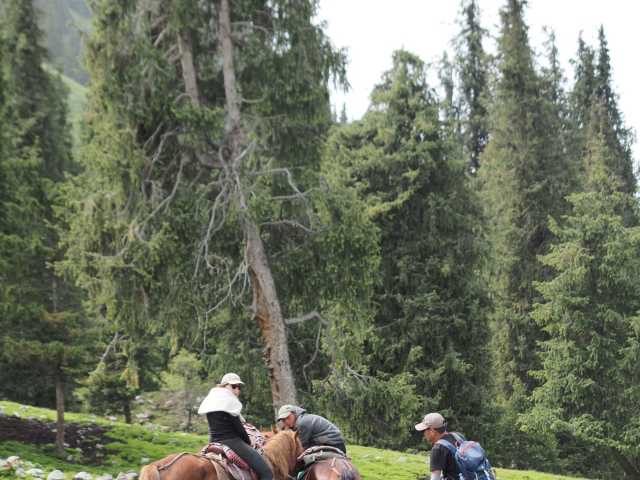 Passeio a cavalo sob medida no Quirguistão – Montanhas Celestiais