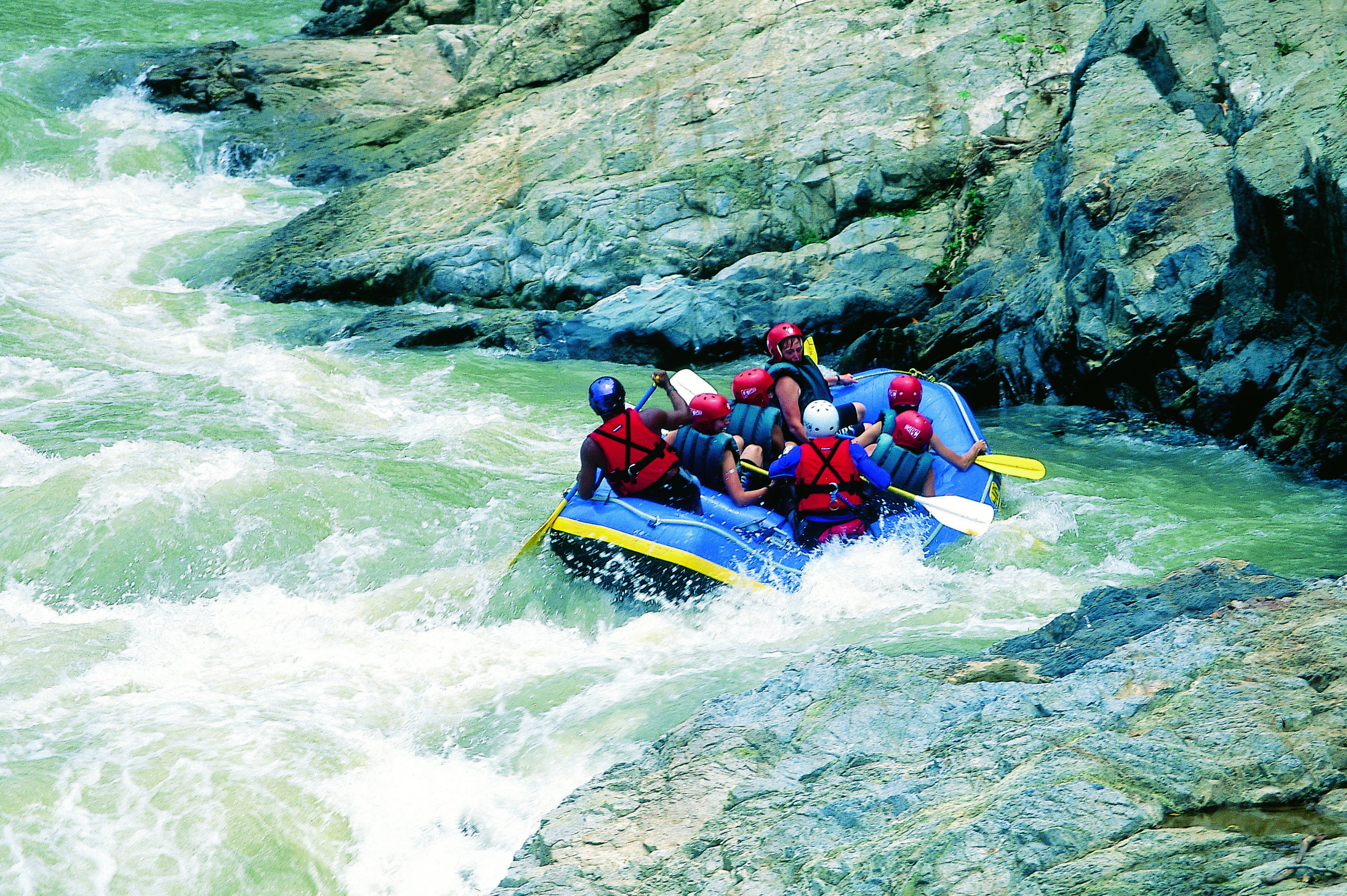 Bali: sensaciones en grupo pequeño - Paseo en rafting y descubrimiento del mercado tradicional de Ubud. - Balade en rafting et découverte du marché traditionnel d Ubud