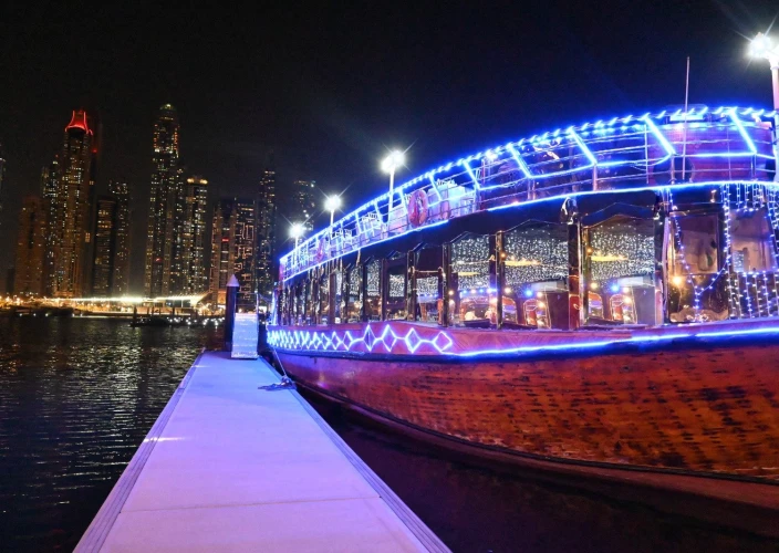 The Ultimate Dubai Express - Tour classico di Dubai di mezza giornata e cena in crociera Dhow nella Marina 🚗🌆⛵️ - Foto del giorno