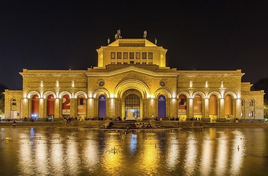 Armenia en 9 días / 8 noches - Recorrido por la ciudad de Ereván / Museo de Historia / Tsitsernakaberd - Foto del día
