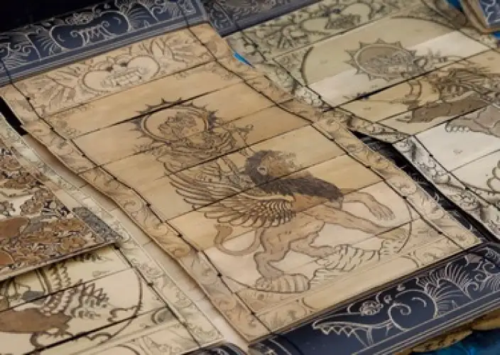 Voyage spirituel à Bali : yoga, purification et reconnexion au cœur de l’île des Dieux. - Ancêtres et calligraphie sacrée - Photo du jour