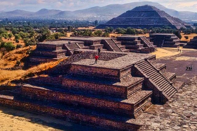 Trésors du Mexique : de l’effervescente Mexico aux merveilles de Puebla - Les pyramides de Teotihuacán et la route vers Puebla - Les pyramides de Teotihuacán et route vers Puebla