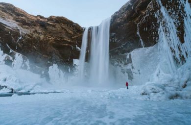 cascade Islande sous la glace