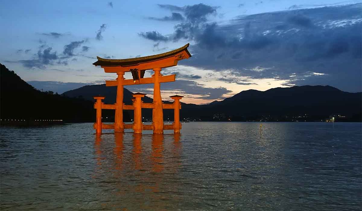 tori istukushima japon