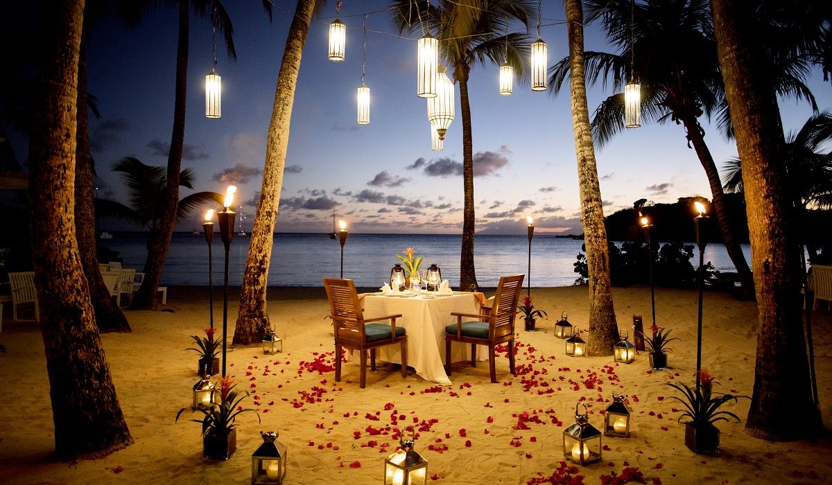 dîner en amoureux sur la plage