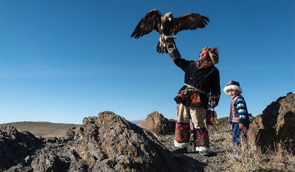 Mongolie aigle chasseur et son dresseur