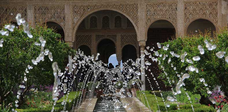 Jardin et fontaine de l'Alhambra