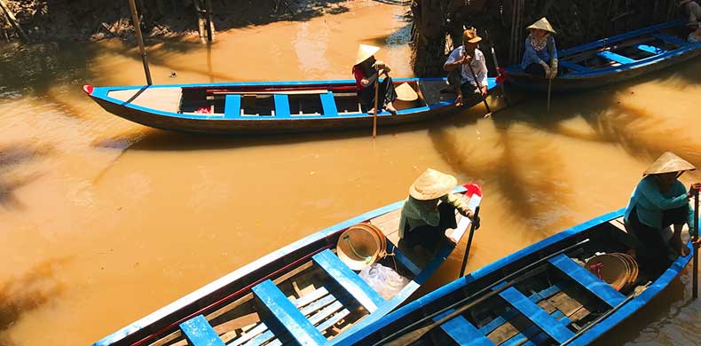 Barques sur le Mekong