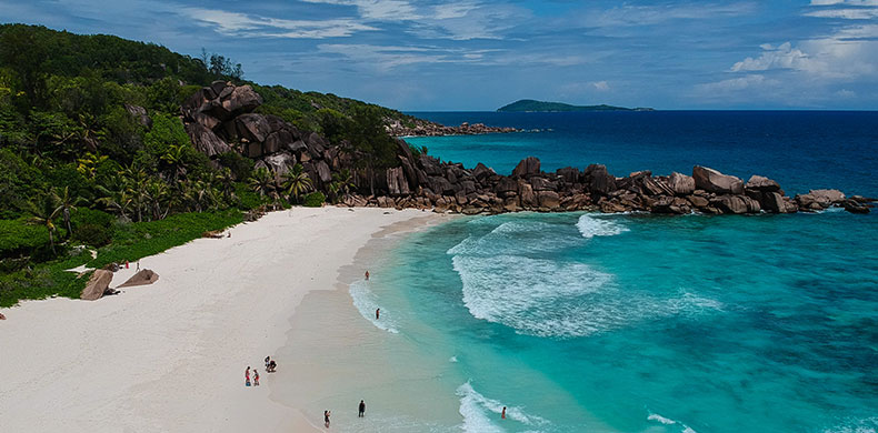plage de sable blanc Seychelles