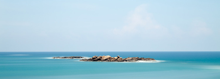 Vue panoramique de la plage d'Unawatuna
