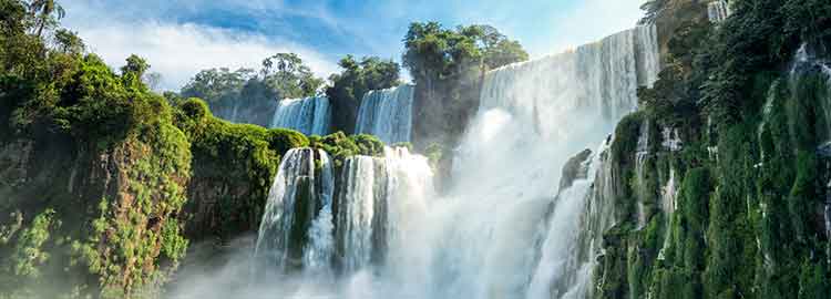 Vue sur les Chutes d'Iguazú en Argentine