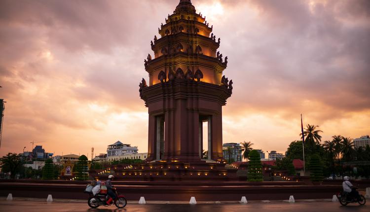 Lever du soleil sur la ville de Phnom Penh
