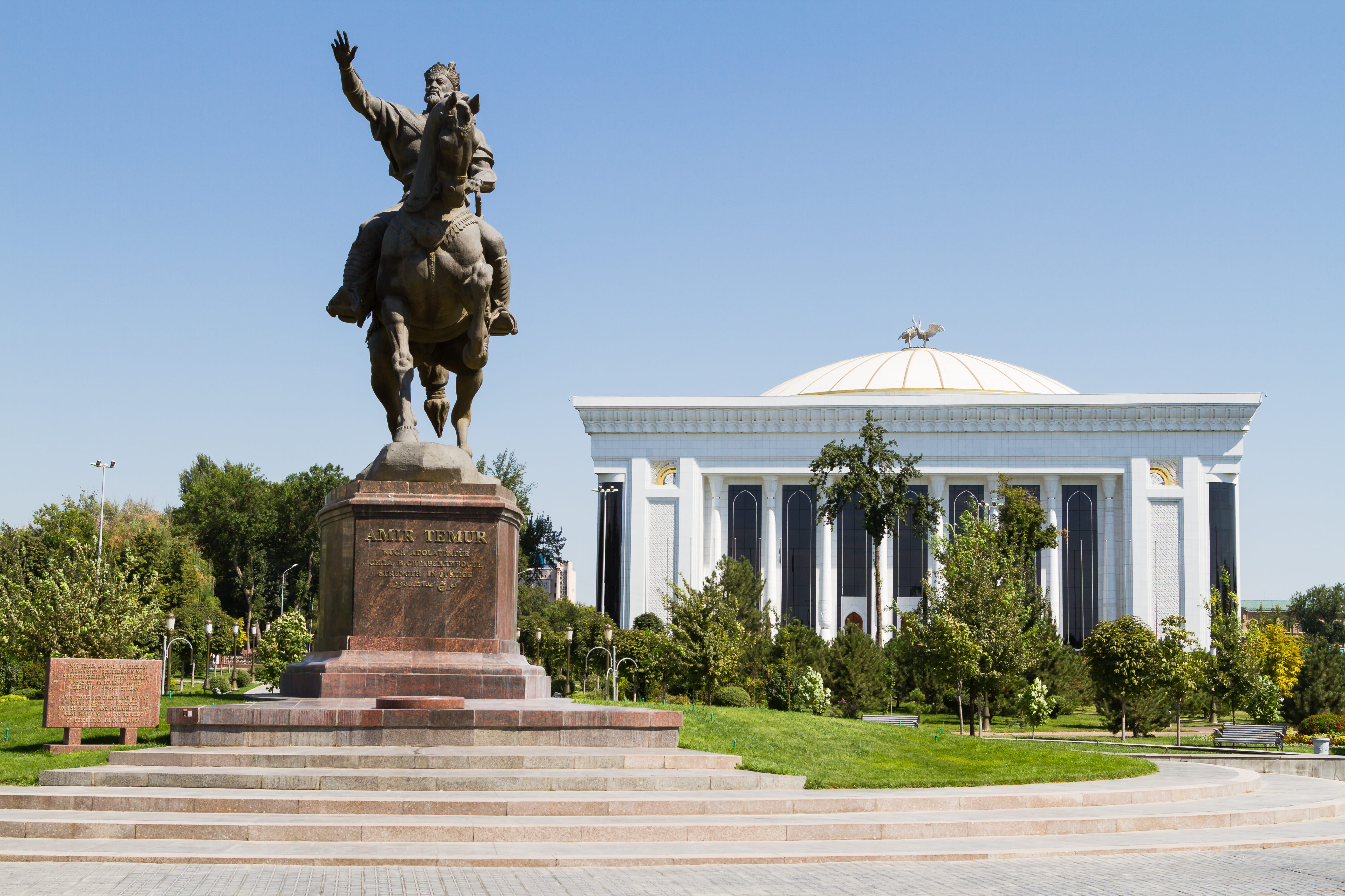 Statue de Tamerlan à Tachkent.