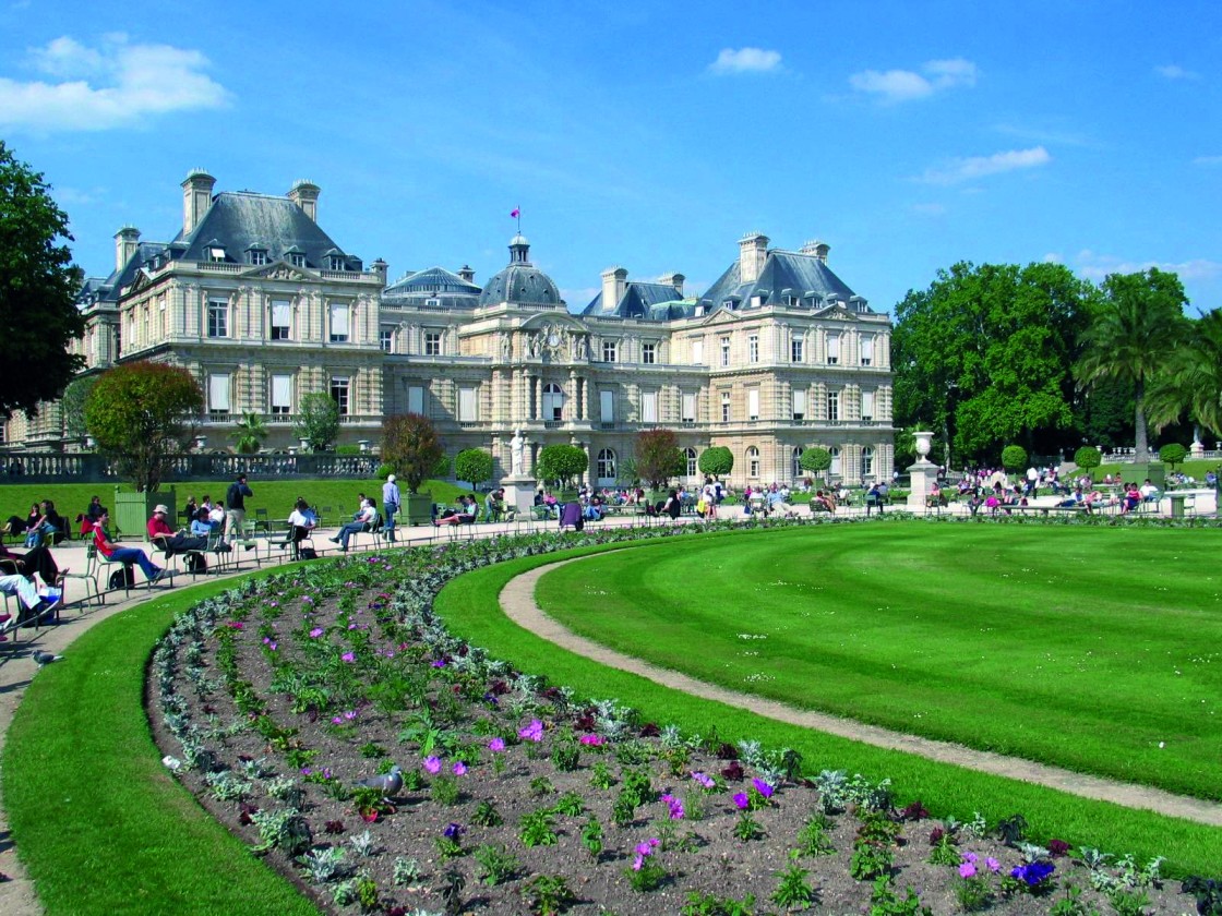 Façade du Sénat et jardin du Luxembourg - Paris