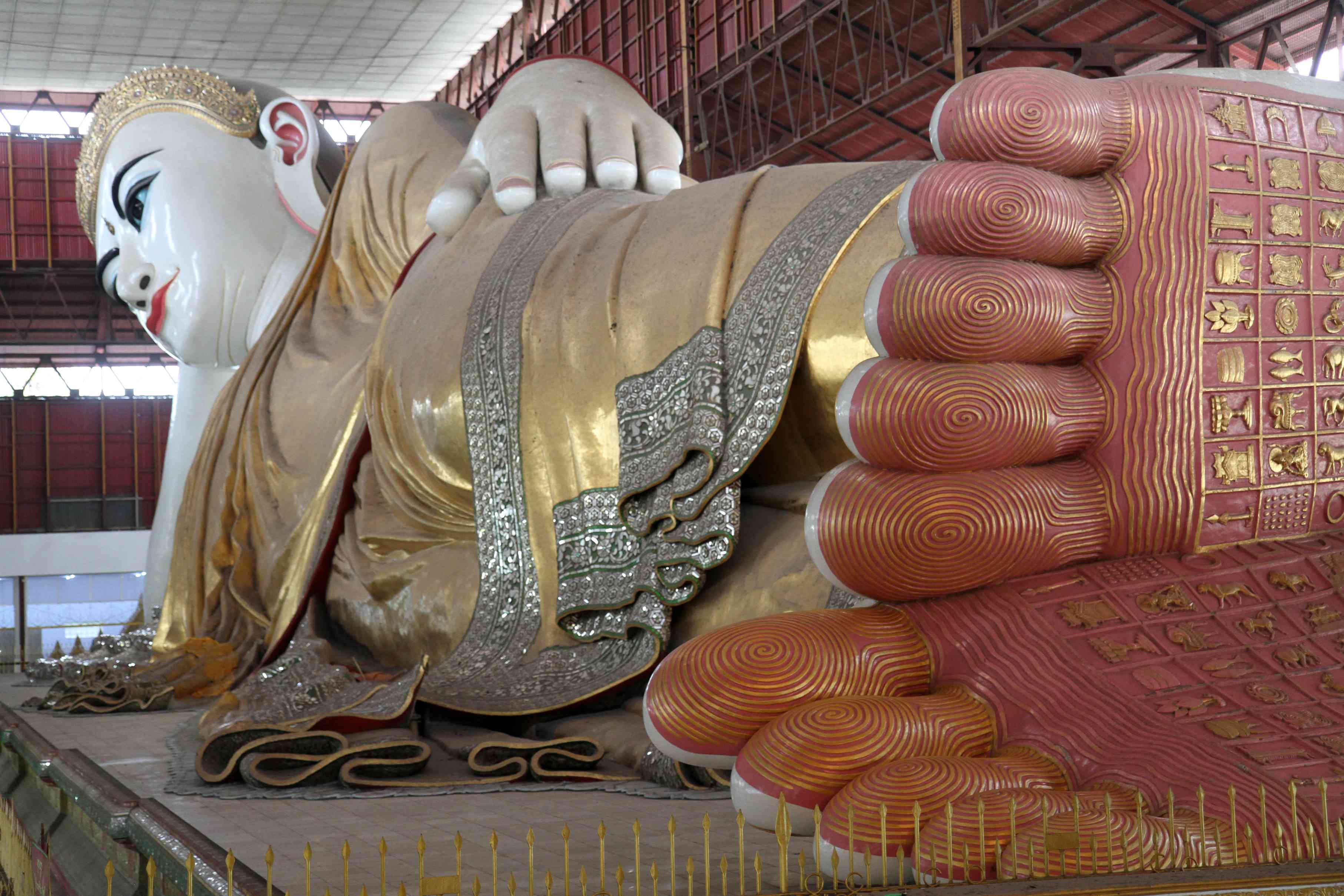 Grand Bouddha couché de la pagode Chaukhtatgyi.