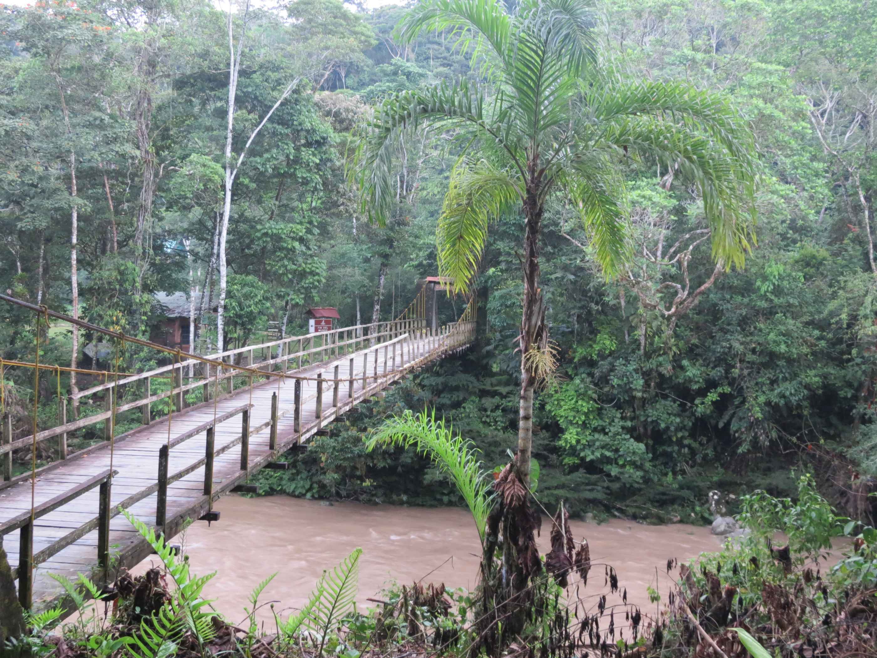 Pont au-dessus du Río Mocoa.