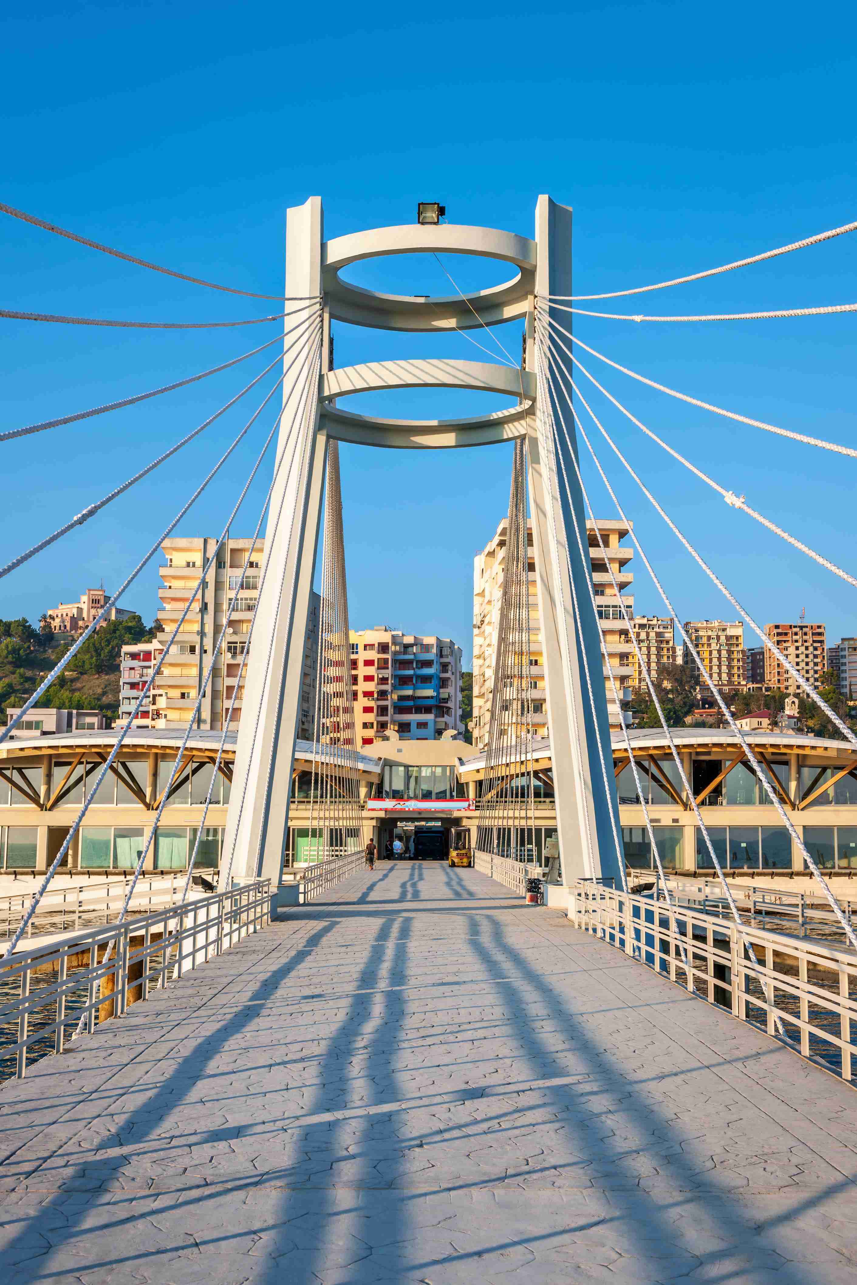 Pont Pista e Re à Durrës.