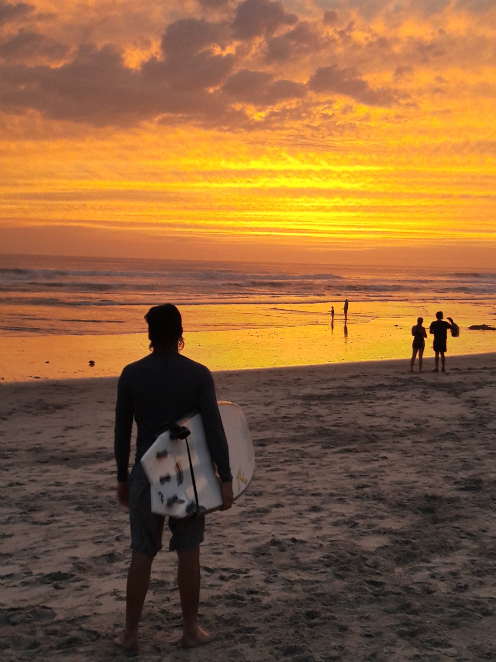 Session surf au coucher du soleil, Santa Teresa.