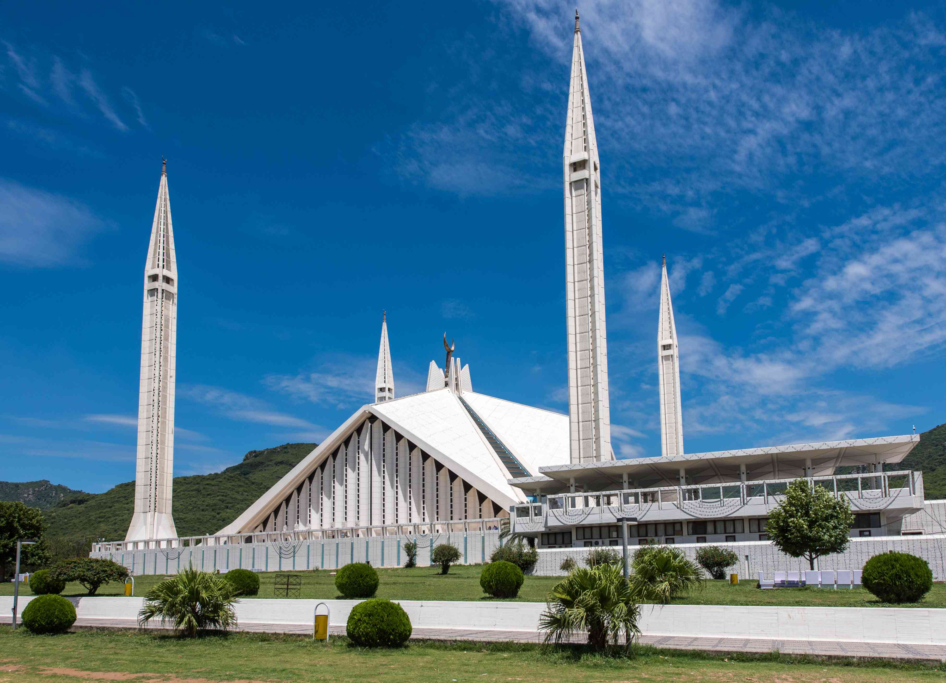 Mosque?e Faisal, Islamabad.