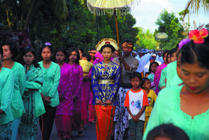 Procession lors d'un mariage, Lombok.