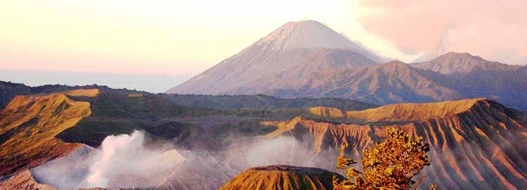 Vue panoramique sur le mont de Bromo a Pananjakan
