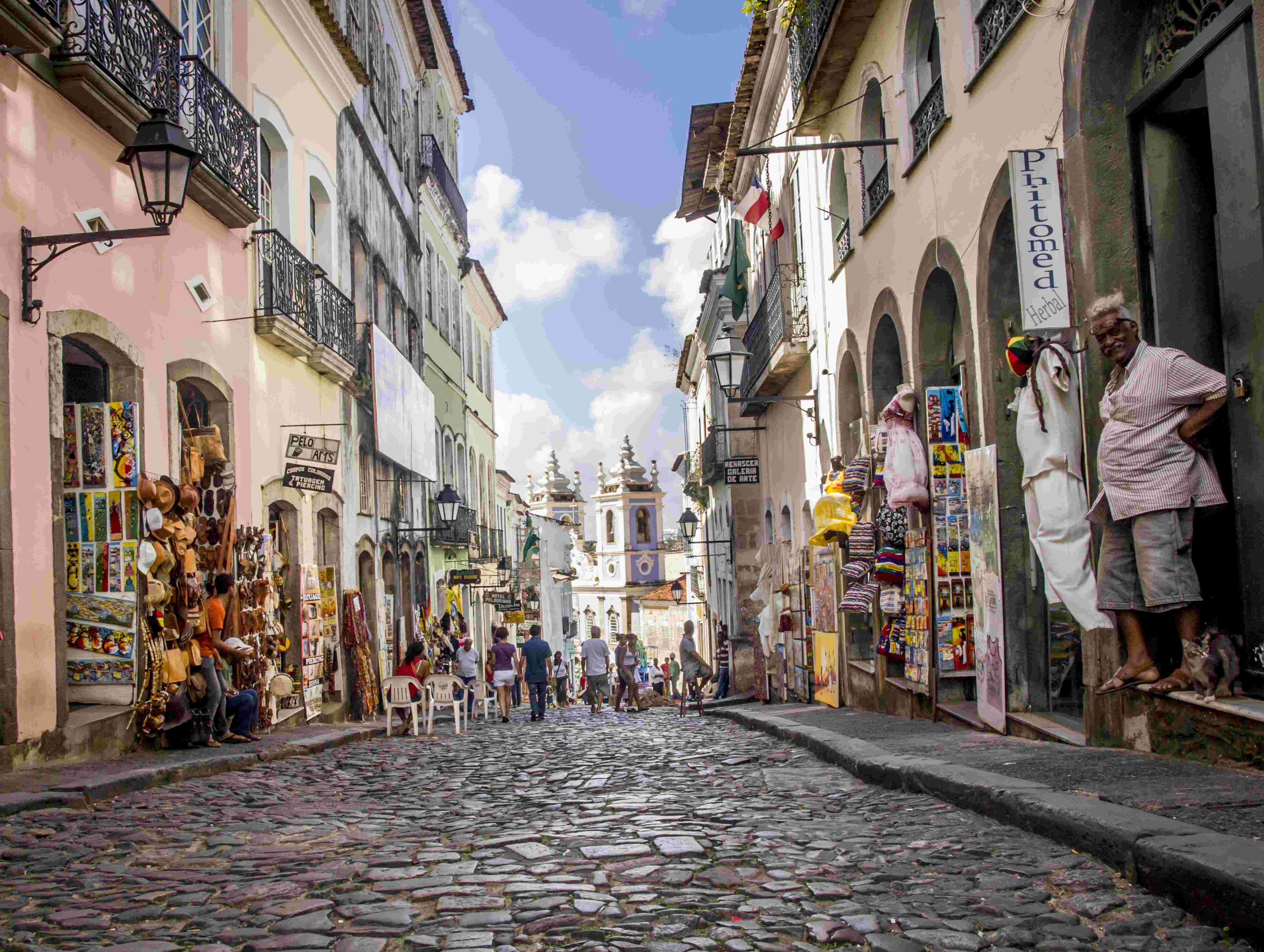 Rua das Portas do Carmo dans le centre historique de Salvador.